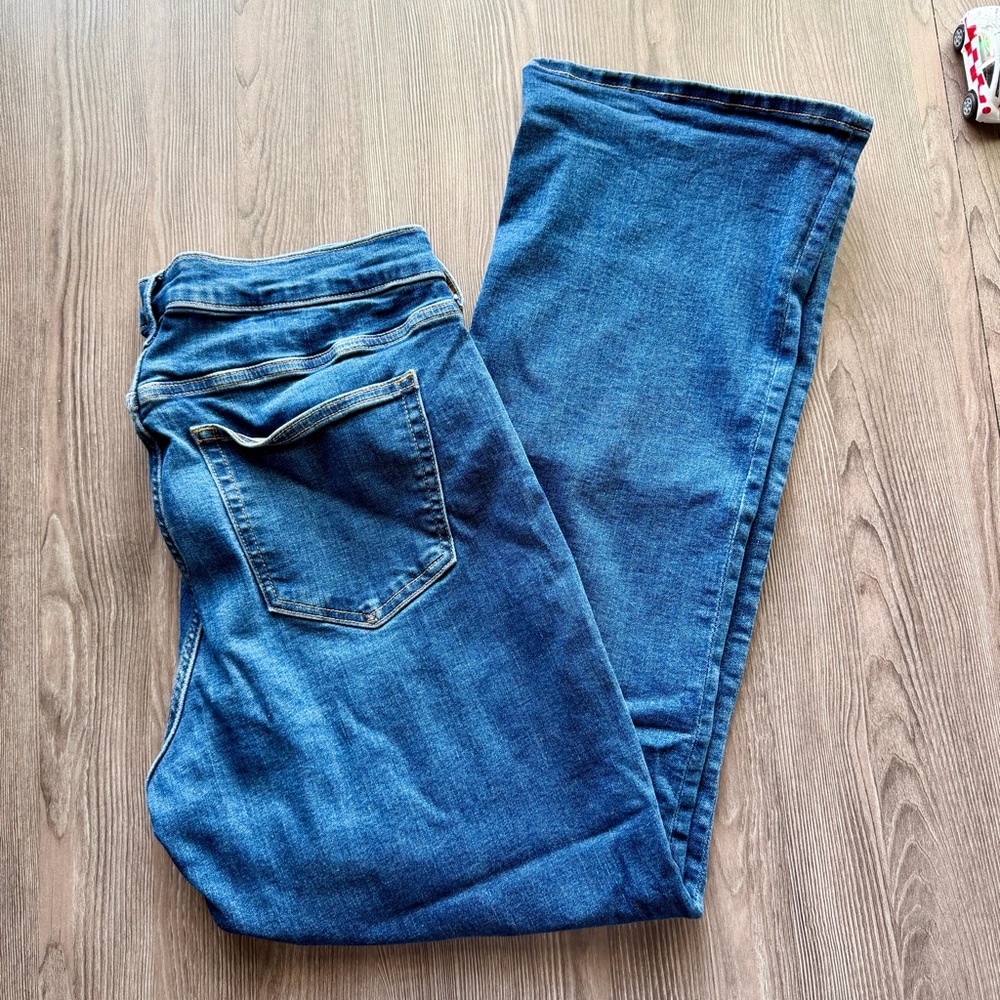 GAP Mid Rise Baby Boot Jeans - Picture 3 of 4